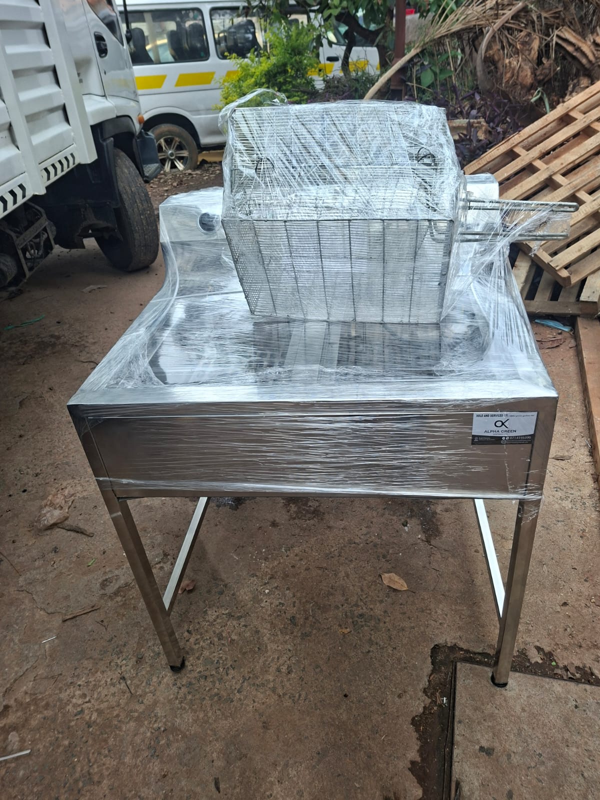 Commercial kitchen extraction hood
